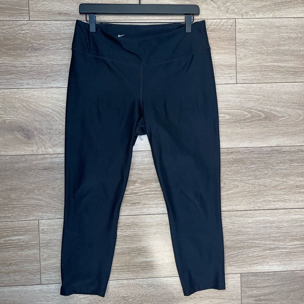 Nike dri fit crop leggings